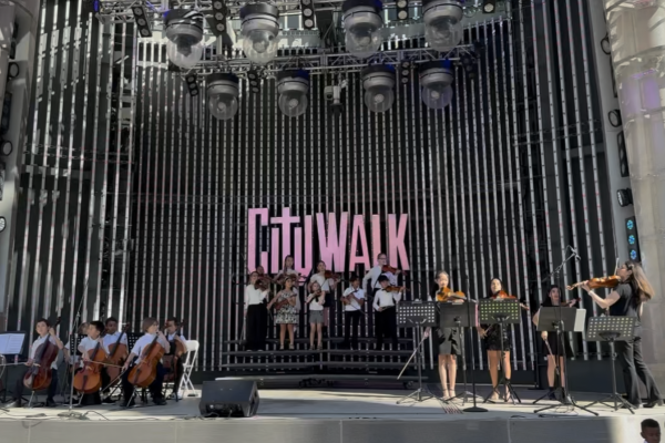 Lower School Choir and Strings Perform at Universal CityWalk Lower School Choir and Strings Perform at Universal CityWalk